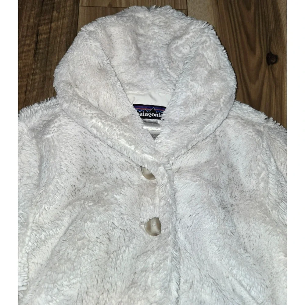 Patagonia Pelage Jacket Faux Fur Girls White Size XXL / 16-18 Very Soft 2 Button